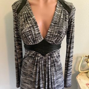 Black/grey Sky mini dress. Long sleeve, steep v-neck Small! 💲💲 peek a boo-back